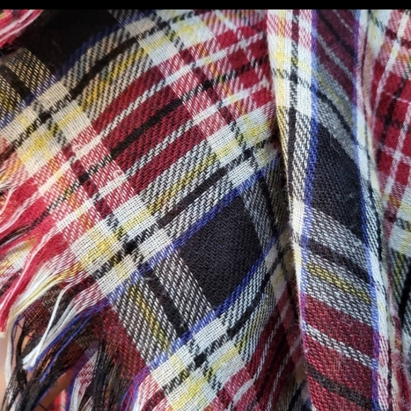 Large plaid square scarf - Picture 4 of 4